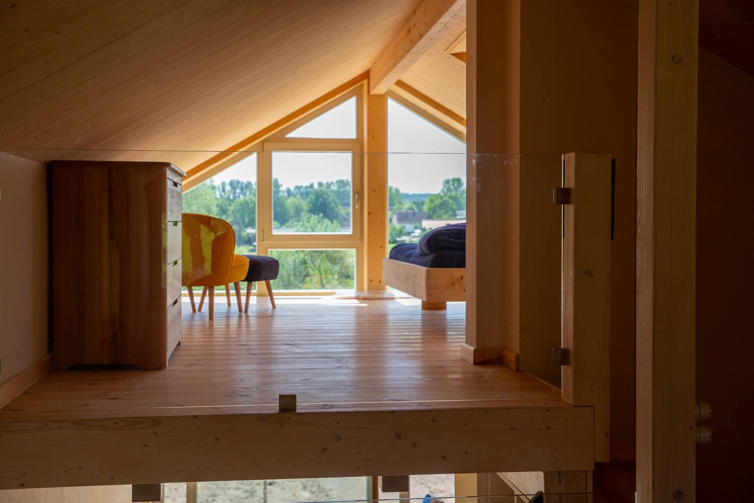 Ferienhaus, Blick ins Schlafzimmer im Obergeschoss