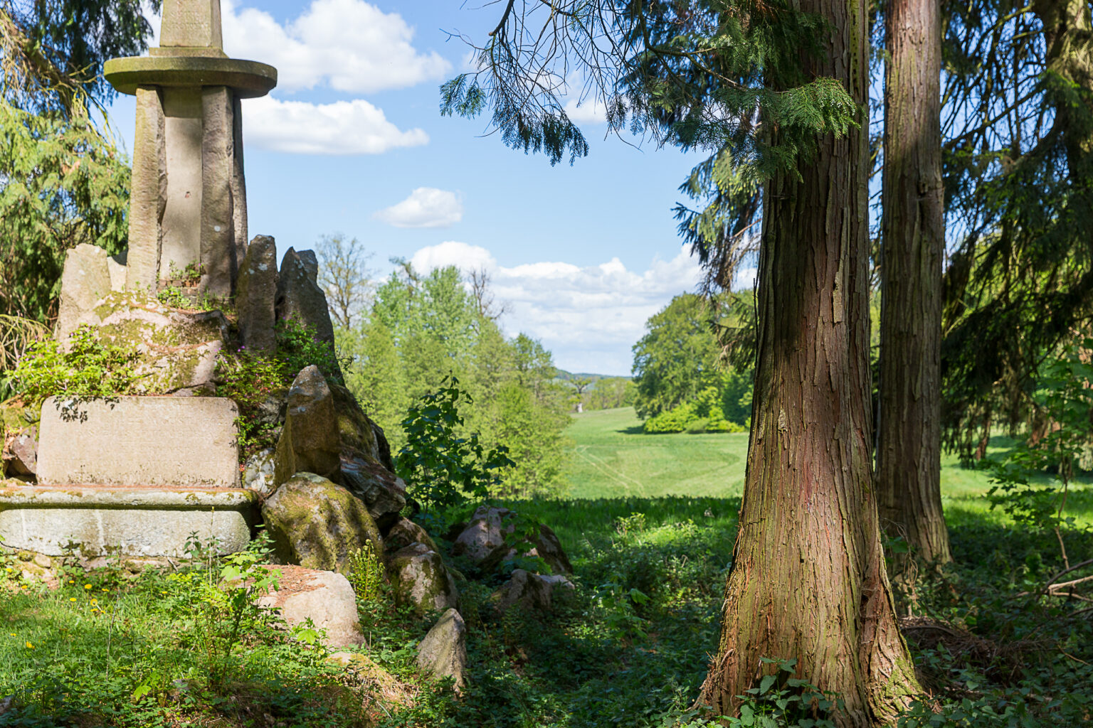 Ehrenmal auf dem Gelände von Burg Schlitz in der Mecklenburger Schweiz