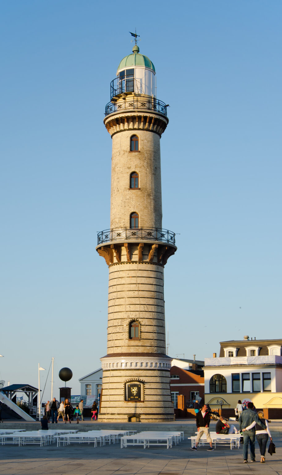 Leuchtturm in Warnemünde an der Ostseeküste